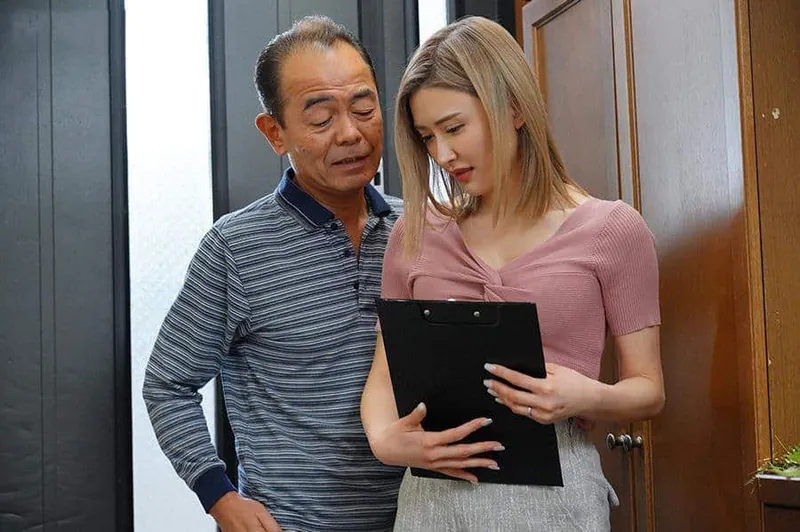 Vừa chuyển về quê với người chồng, vợ đã bị gã trưởng khu phố tà dâm đe dọa